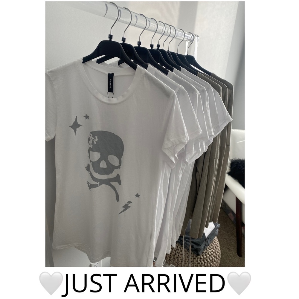 NWT Venti6 Skull Bone & Stars ⭐️ Print Tee